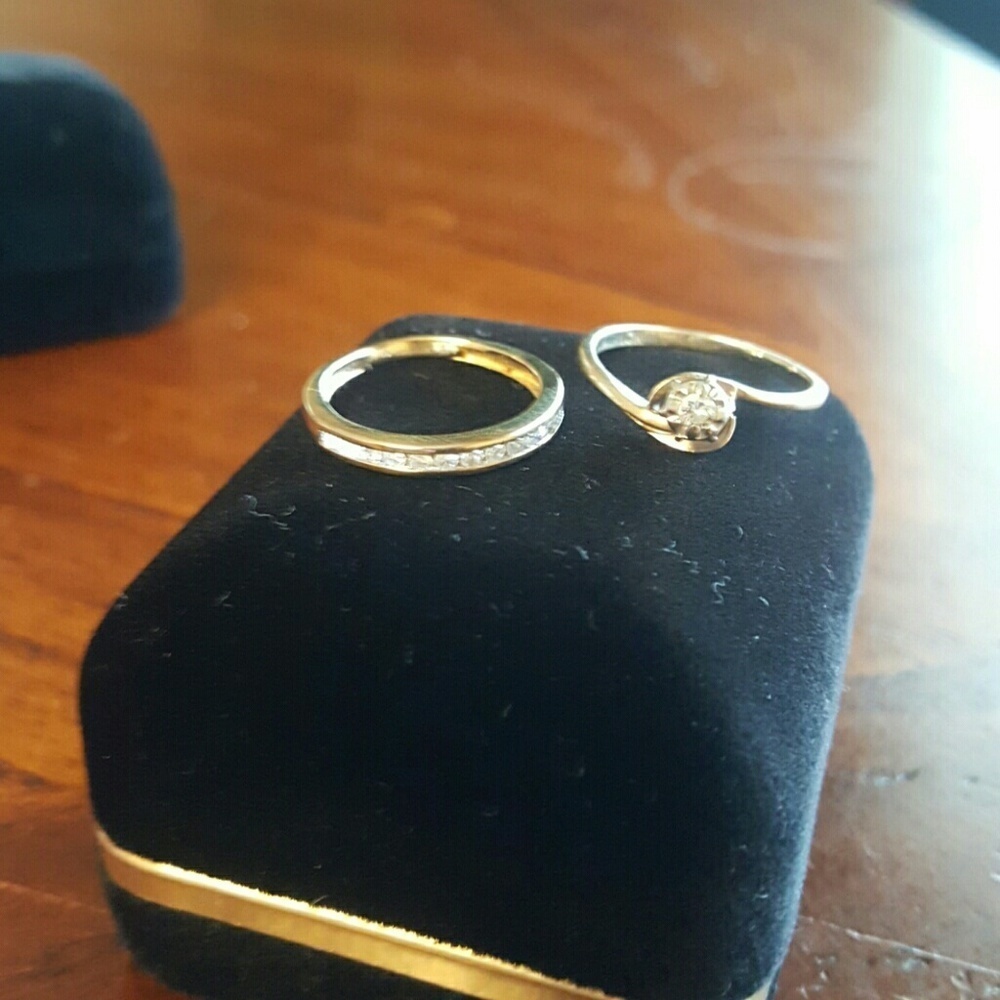 Diamond Wedding Ring - image 3